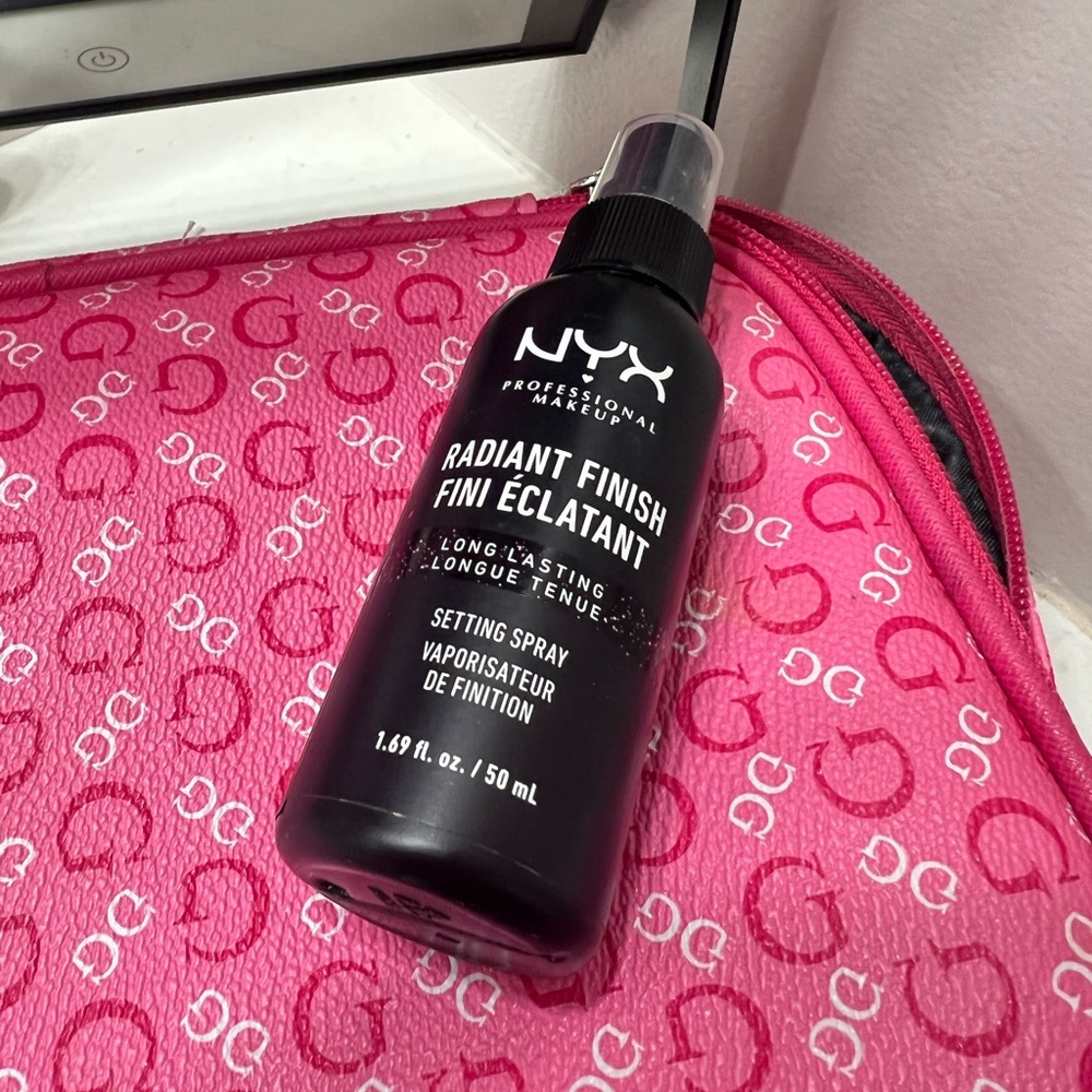 NYX Radiant Finish Setting Spray